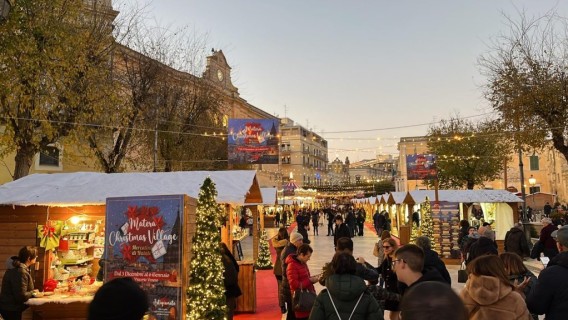 Natale nel Christmas Village di Matera, uno dei più grandi d'Italia